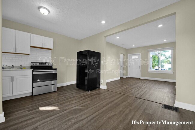 Building Photo - 530 S Terrace Ave