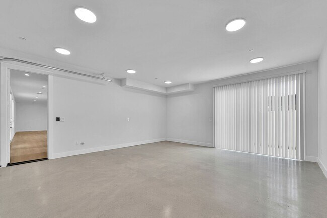 Building Photo - Modern Brand new 5-Bedroom Home for Lease ...