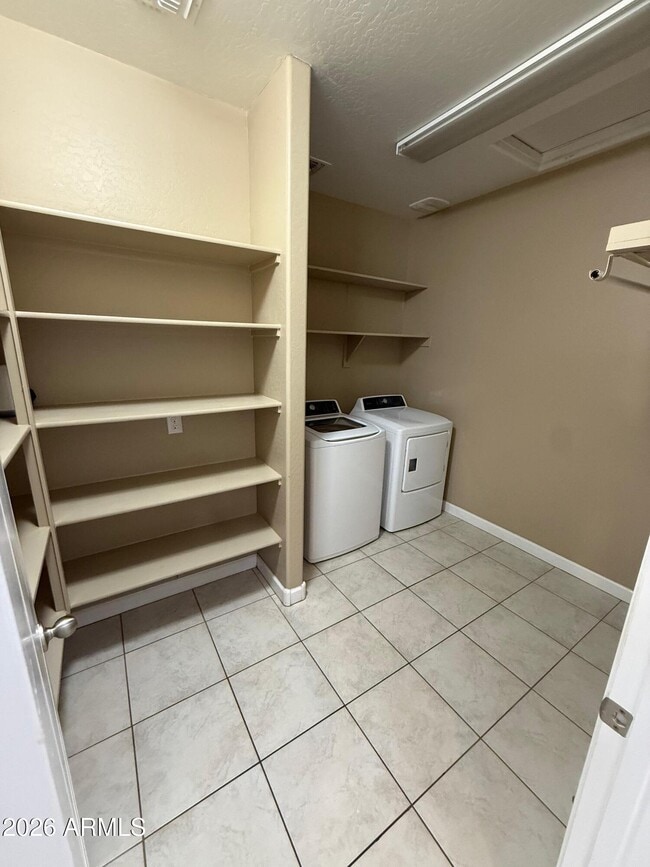 Building Photo - 41326 W Jenna Ln