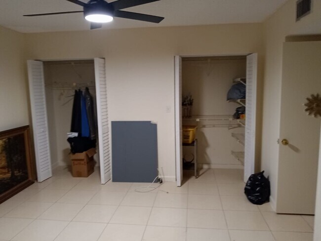 Building Photo - 4851 NW 21st St