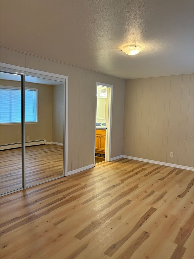Building Photo - Stunning South Missoula Home with Views fo...