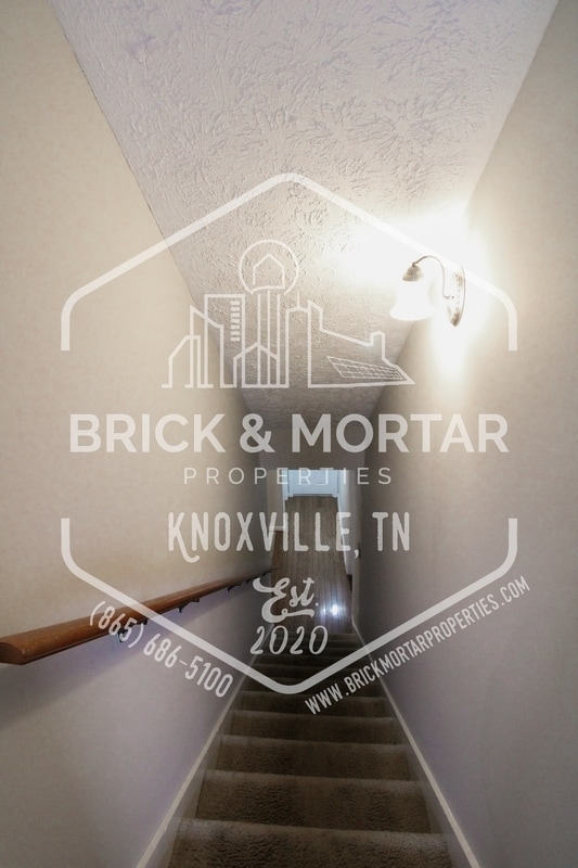 Building Photo - 8637 Glen Echo Dr