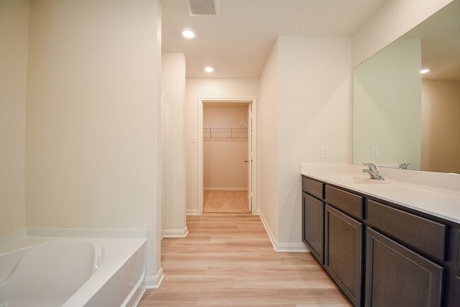 Building Photo - 405 Texas Olive Dr