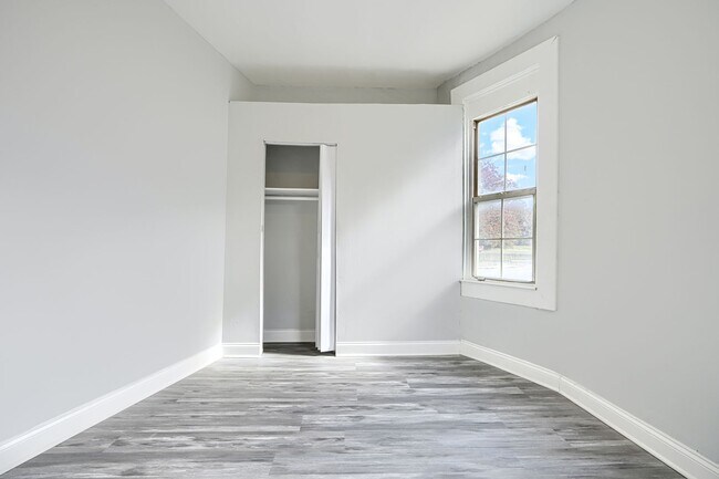 Building Photo - 400 N Hilton St