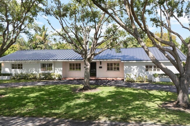 Building Photo - 13050 SW 71st Ave