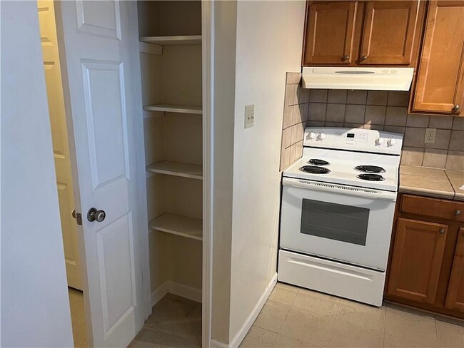 Building Photo - 316 Plantation Dr