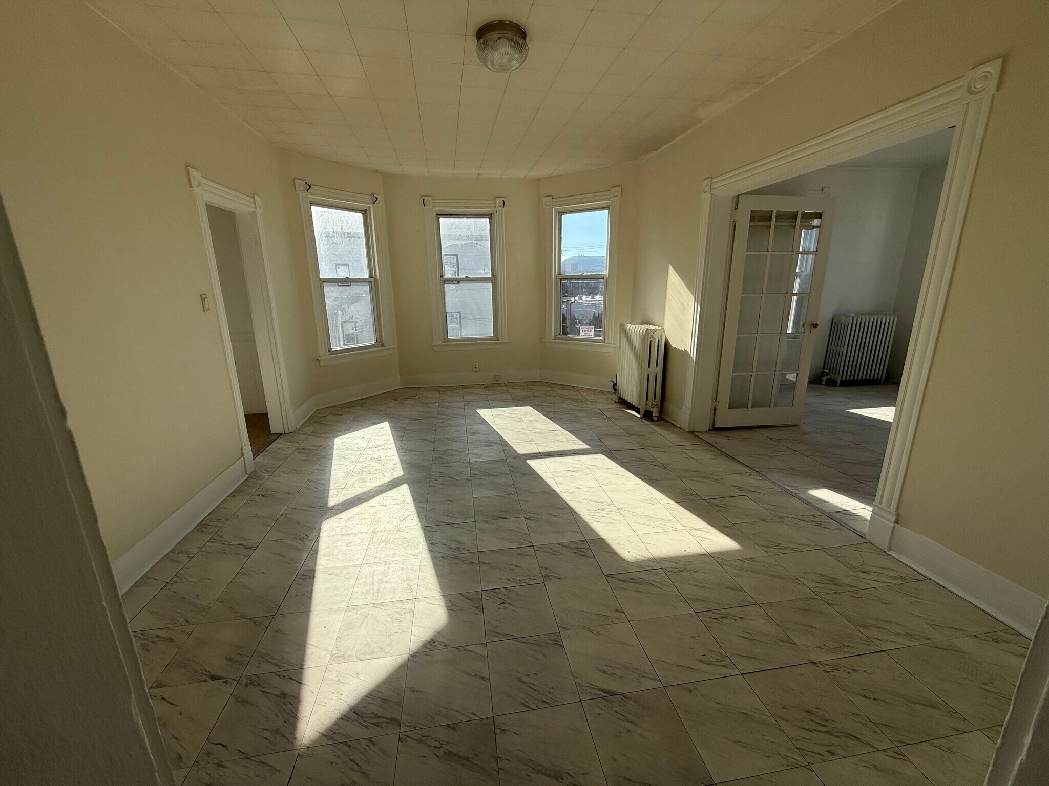 Building Photo - 115 Britannia St