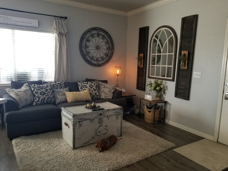 Living room - 6964 ASH CREEK HTS