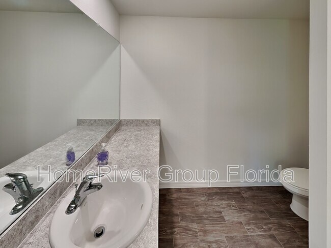 Building Photo - 2748 Cranbrook Ave