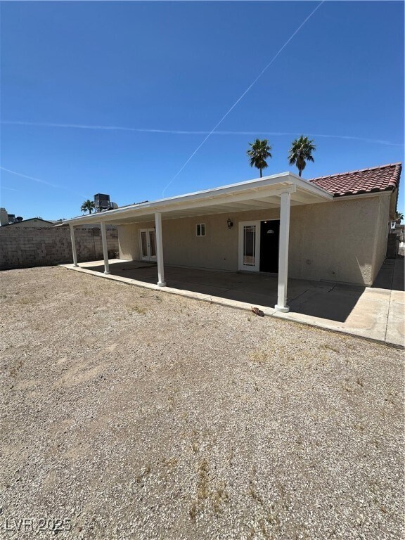 Building Photo - 260 Village Ct