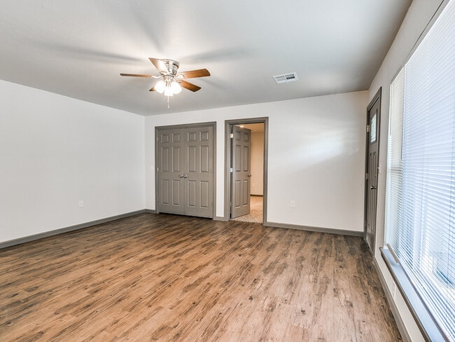 Building Photo - 2416 NW 42nd St