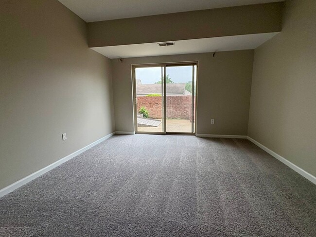Building Photo - 2 Bedroom 2 Bathroom in Woodland View Harr...