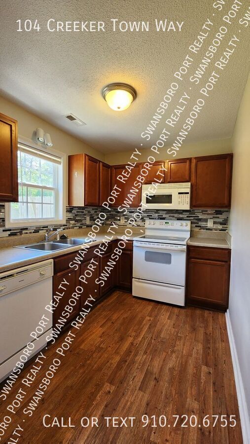 Building Photo - 104 Creeker Town Way
