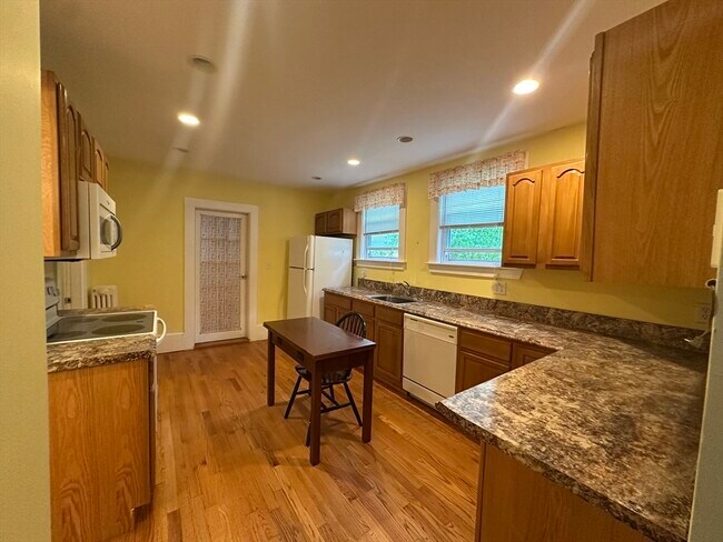 Primary Photo - 24 Hillside Ave