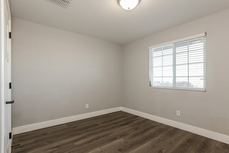 Building Photo - 4920 S 23rd Ave