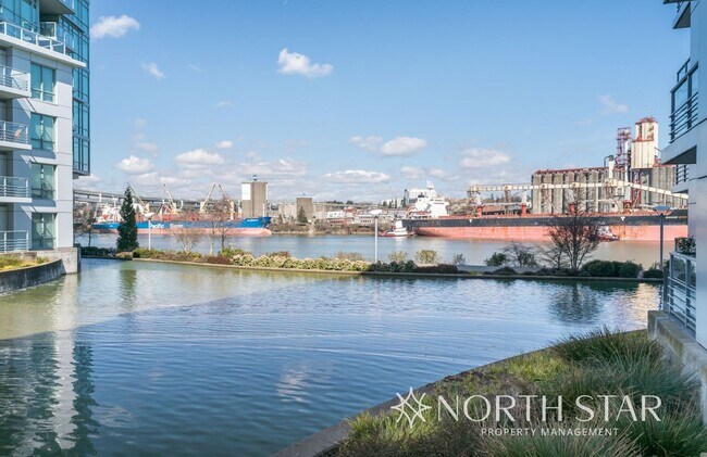 Building Photo - Pearl District Living on the Willamette River