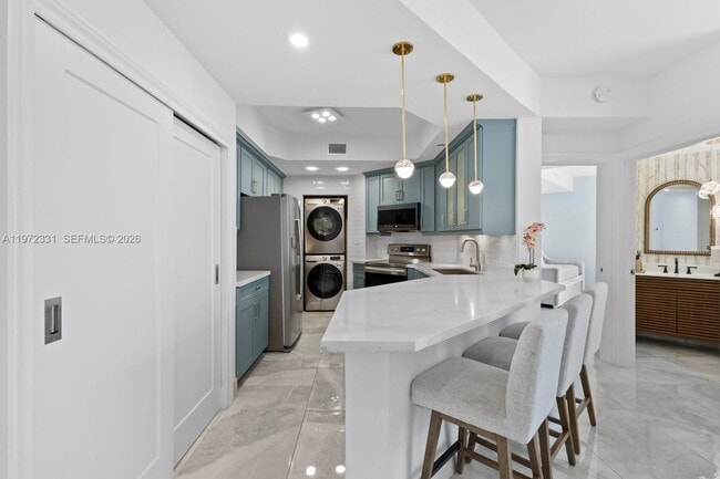 Building Photo - 888 Brickell Key Dr