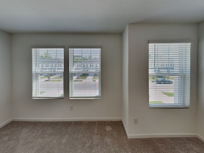 Building Photo - 594 Holly Lks Dr