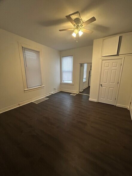 Building Photo - 428 8th Ave