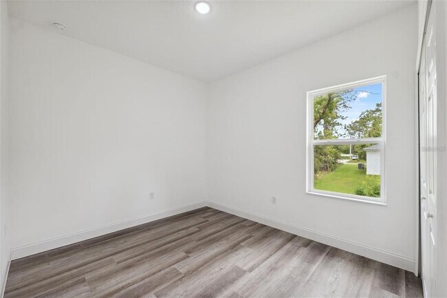 Building Photo - 6062 SW 154th Place Rd