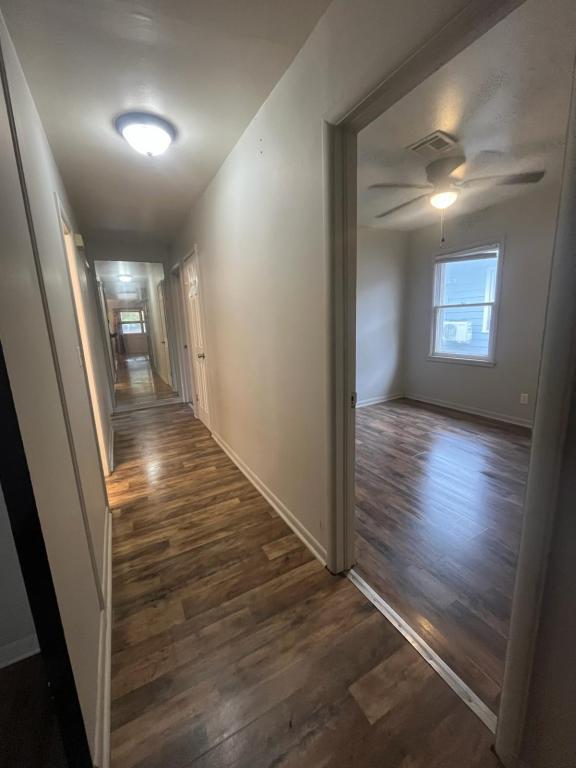 Building Photo - 1202 E 4th Ave