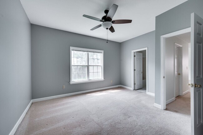 Building Photo - Great 3 bed 2 bath Home in Bellevue!