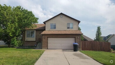 Building Photo - Charming 4-Bedroom West Point Retreat with...