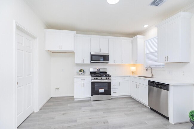 Building Photo - 16626 Pademelon Dr