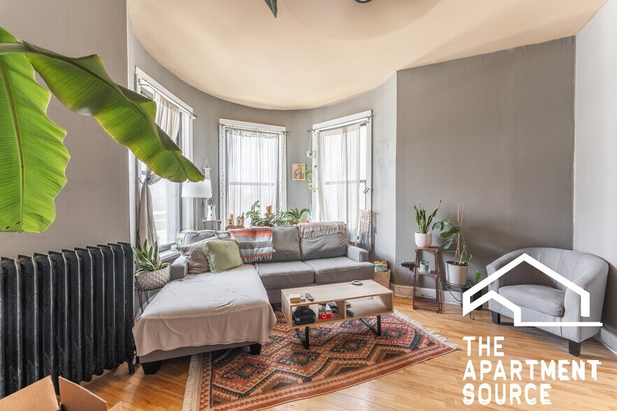 Building Photo - 3109 W Augusta Blvd