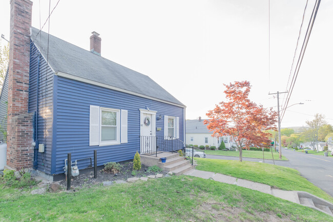 Building Photo - 102 Greystone Ave