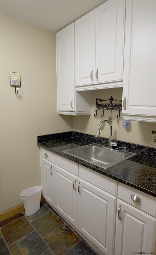 Building Photo - 32 Flat Rock Rd