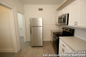 Building Photo - 131 E Ridgewood Ct