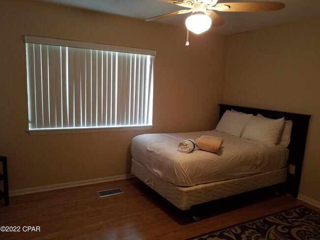 Building Photo - 8126 Surf Dr