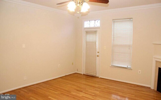Building Photo - 20962 Albion Ln
