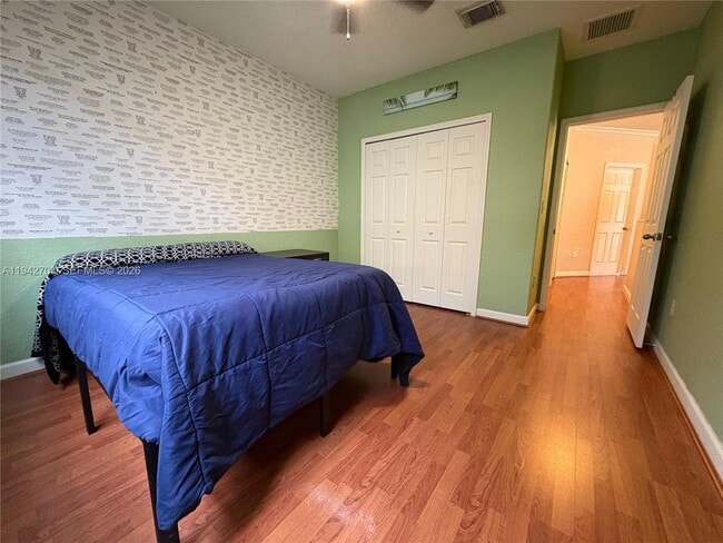 Building Photo - 5902 SW 166th Ct