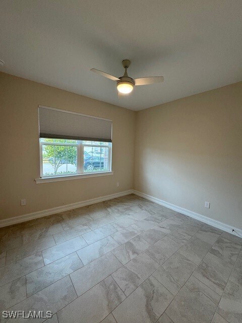 Building Photo - 28021 Sanibel Sands St