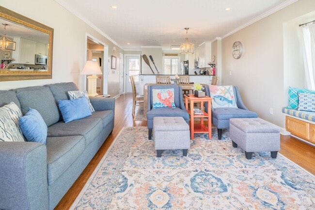 Building Photo - PERFECT "WORK FROM HOME" LOCATION (CALL FO...