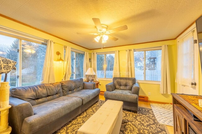 Building Photo - 139 Grove St