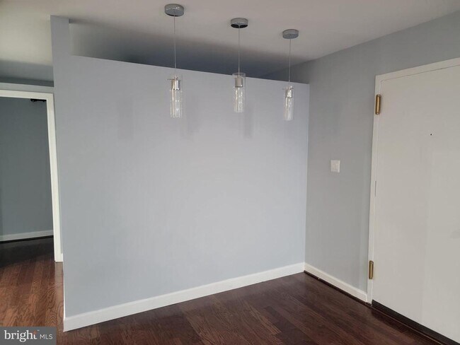 Building Photo - 3940 Bel Pre Rd