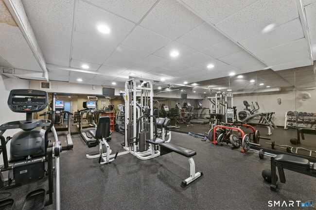 Building Photo - 60 Strawberry Hill Ave