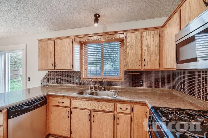 Building Photo - 9319 93rd St S