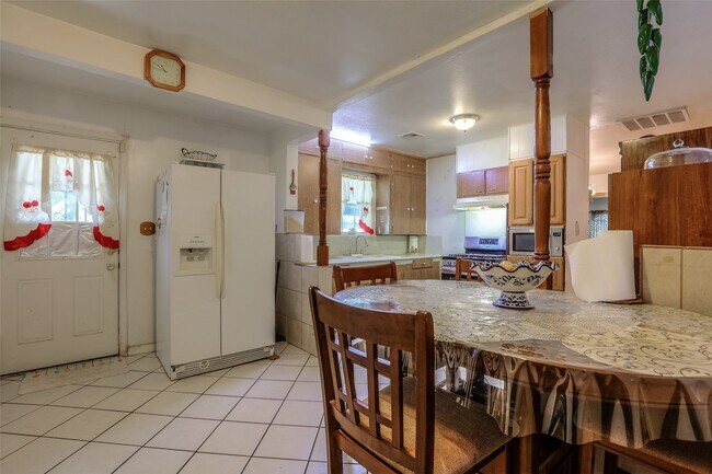 Building Photo - 9226 E Avenue Q