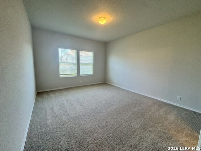 Building Photo - Newer Beautiful Home featuring 3-bedroom 2 Bath Plus office