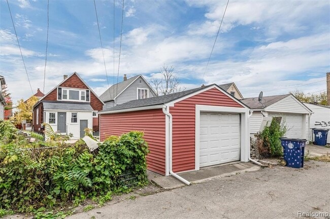 Building Photo - 2405 Burger St
