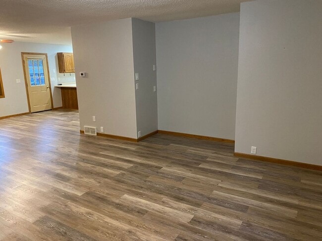 Building Photo - 4407-4409 Forest Valley Rd