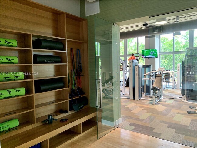 Building Photo - 16385 Biscayne Blvd