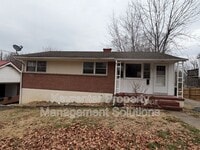 Building Photo - 221 River Rd