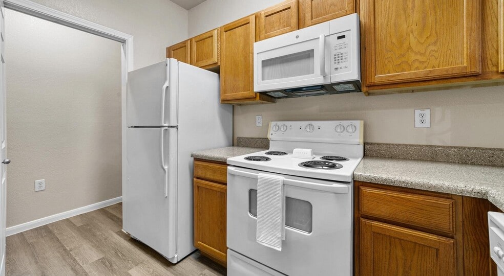 Building Photo - 5720 Forest Park Rd