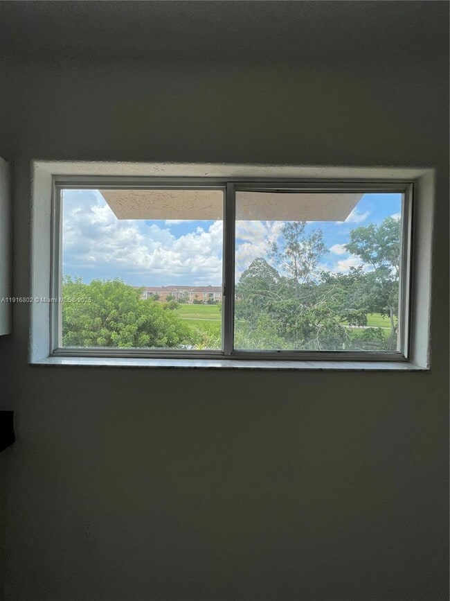 Building Photo - 7291 NW 174th Terrace