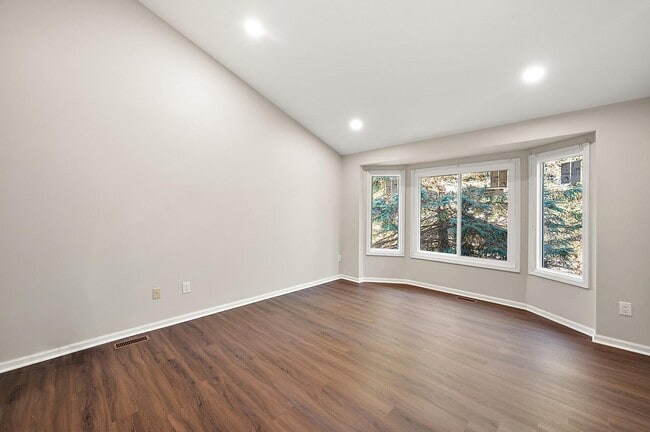 Building Photo - 28849 Hearthstone Dr